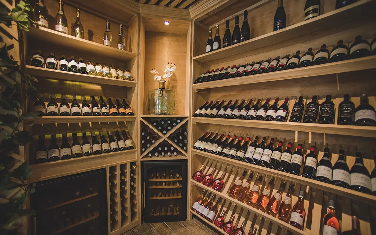 Aanari Hotel and Spa Dining